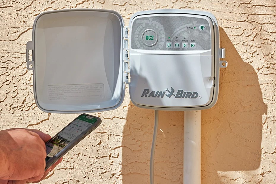 Bedienung des Rain Bird RC2 230V 4 Stationen Indoor Controller mit Smartphone